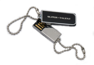Maleni dvojac – Super Talent 8GB Pico USB ključići