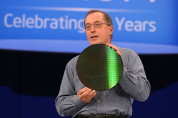 Intel predstavio prvi 32nm čip