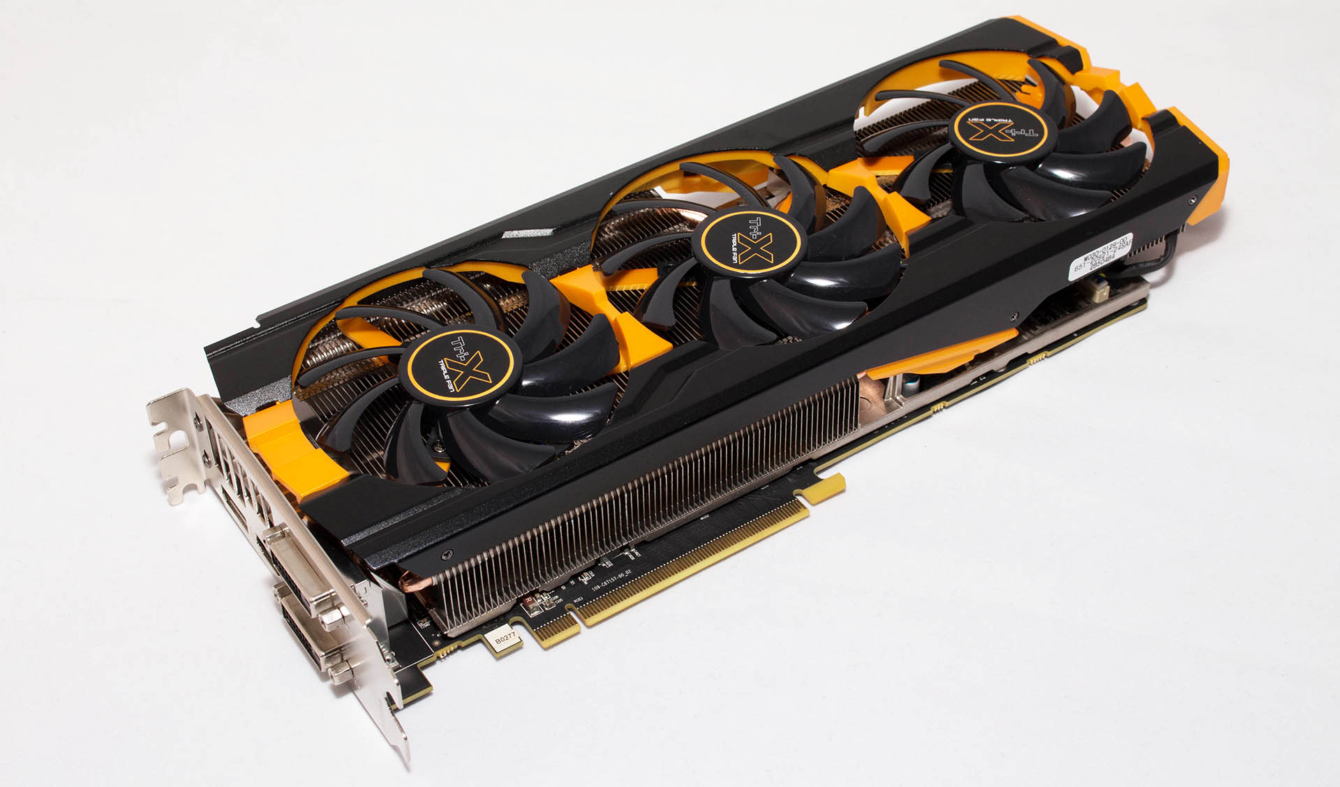 Giveaway – lajkaj i zbroji pa R9 290X osvoji