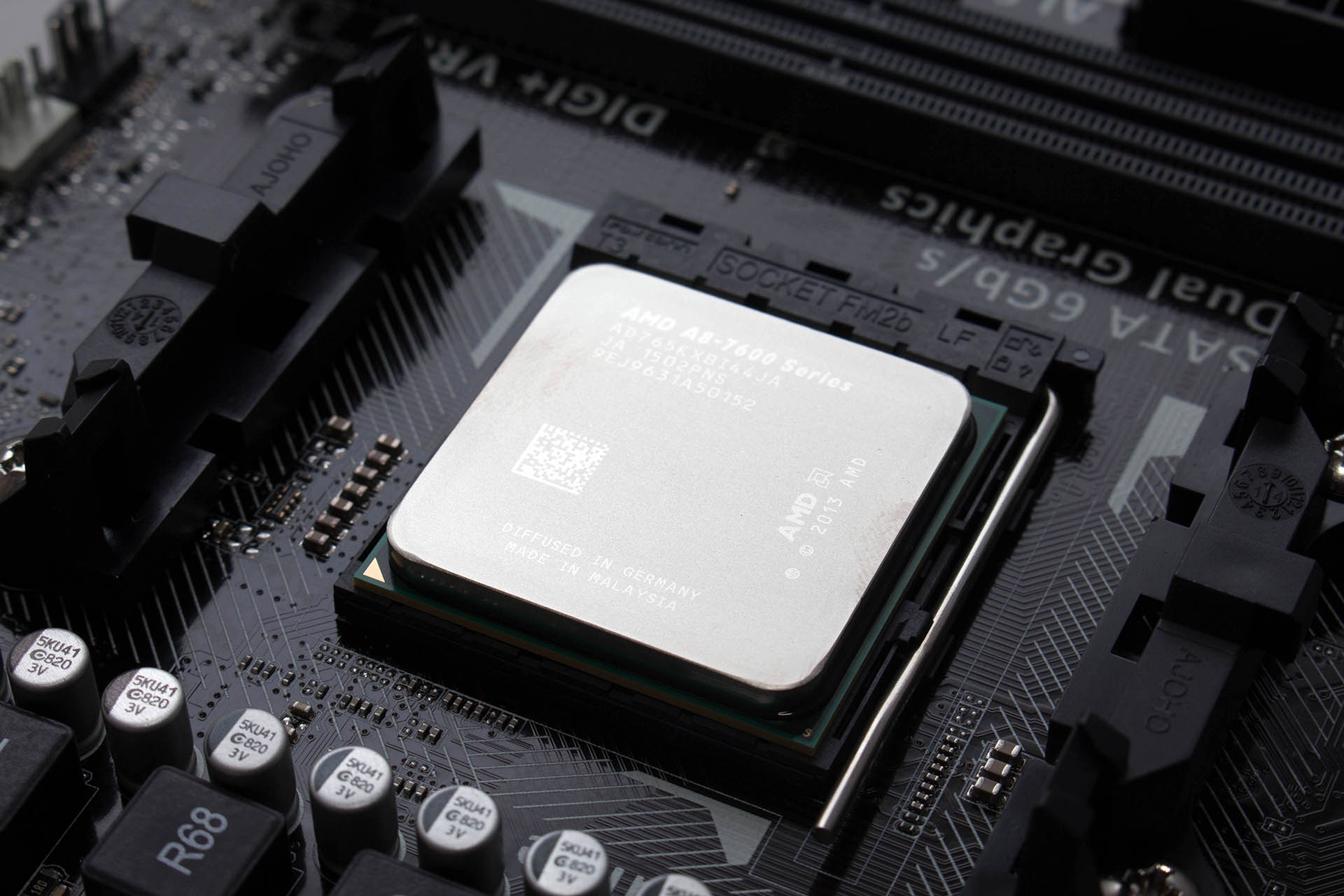 AMD A8-7650K & ASUS A68HM PLUS test