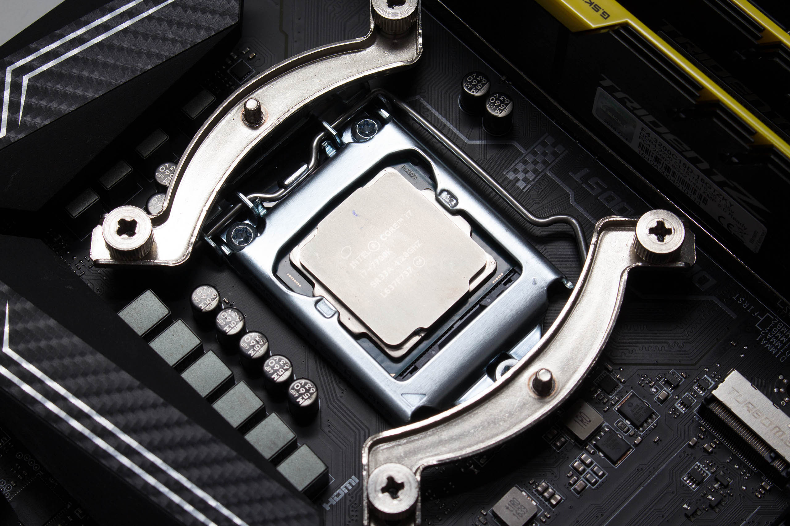 Intel Core i7 7700K recenzija