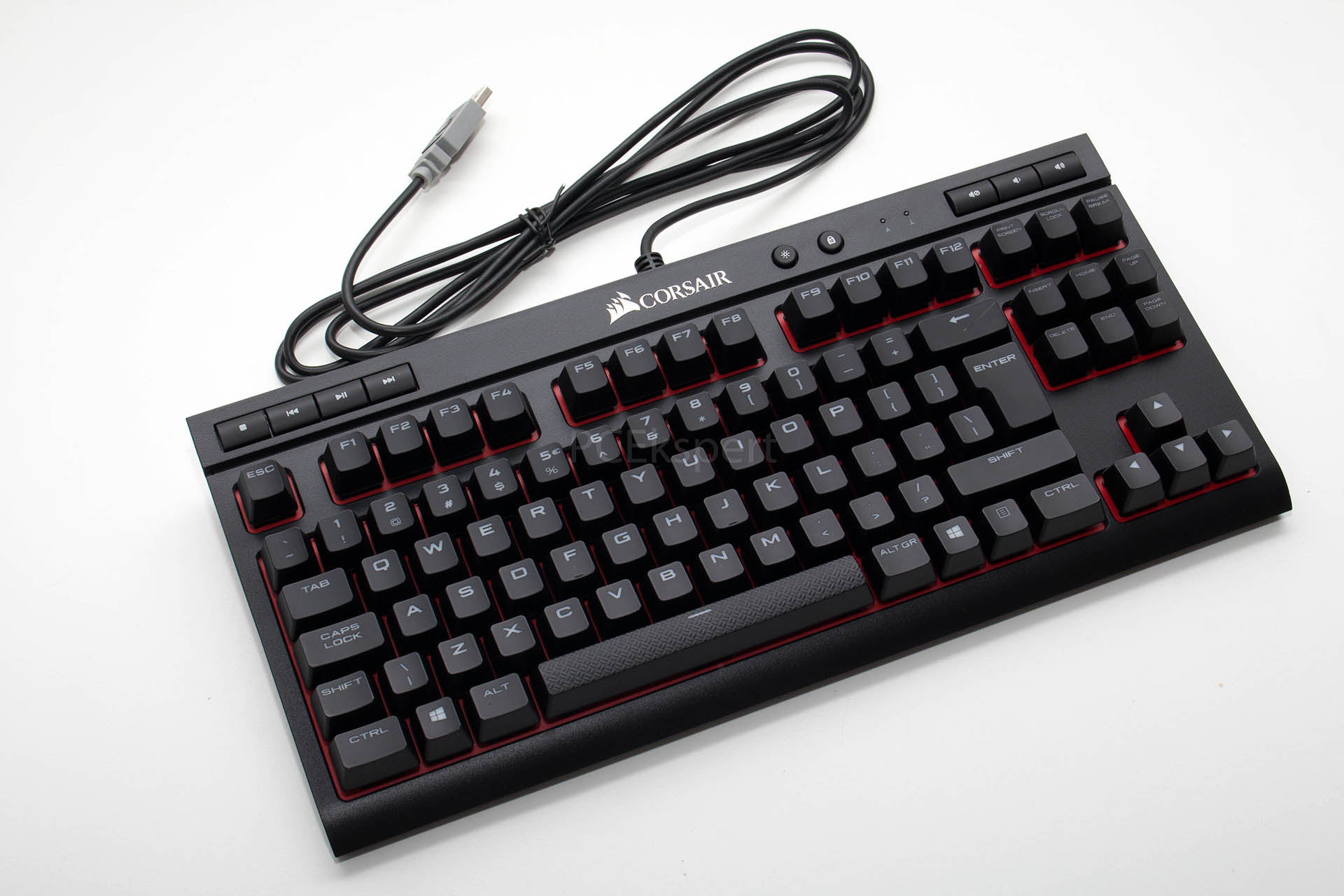 Corsair K63 recenzija