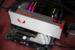 amd_vega_64_liquid_26