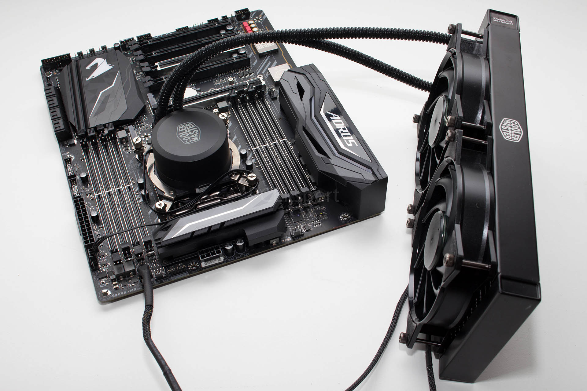 Cooler Master MasterLiquid Lite 240 recenzija