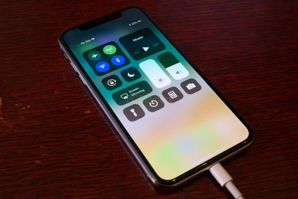 apple_iphone_x_12