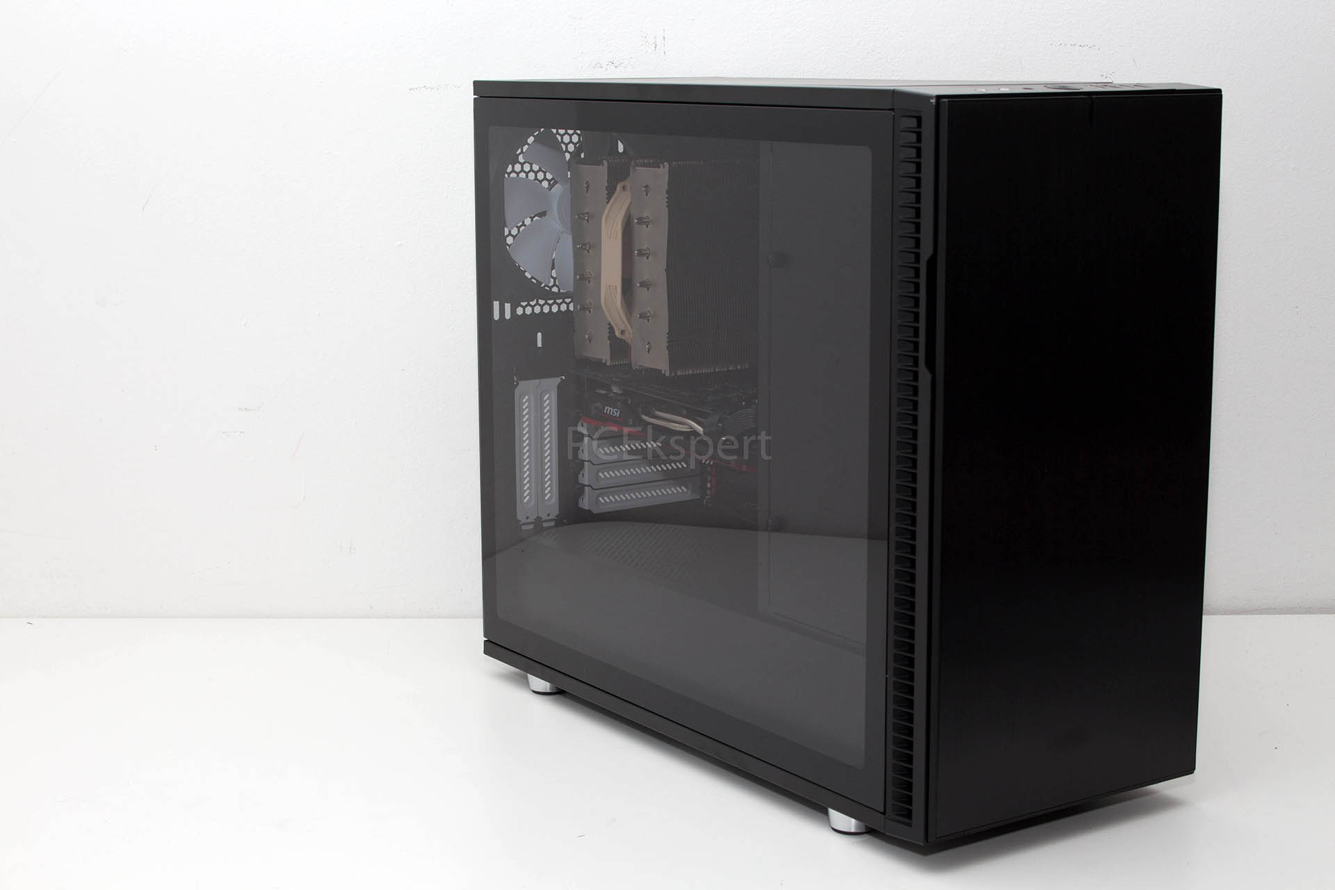 Fractal Design Define R6 recenzija