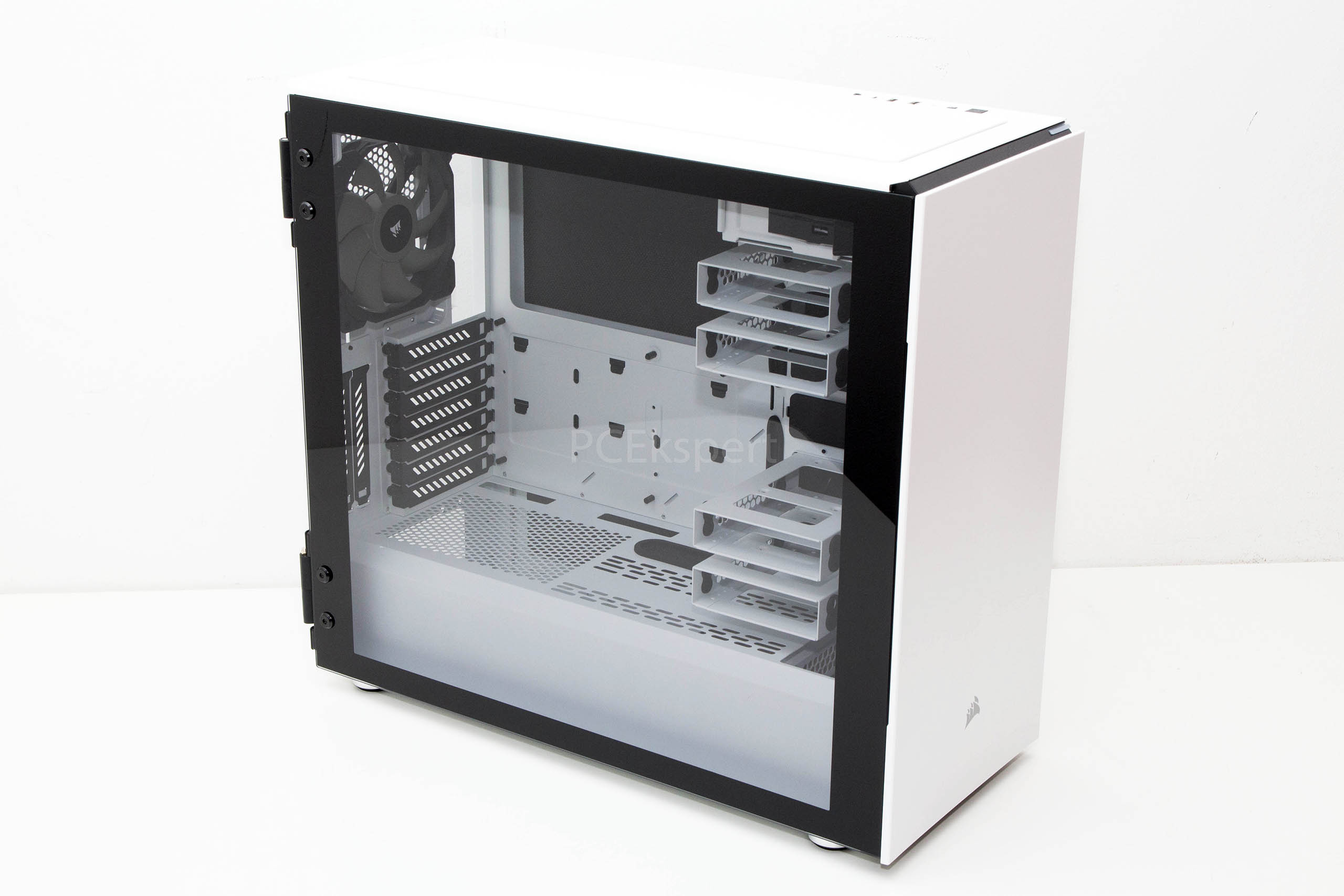 Corsair Carbide 678C White recenzija