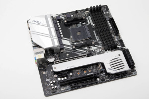 asrock_x570m_pro4_4