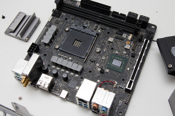 asrock_x570_gaming_itx_13