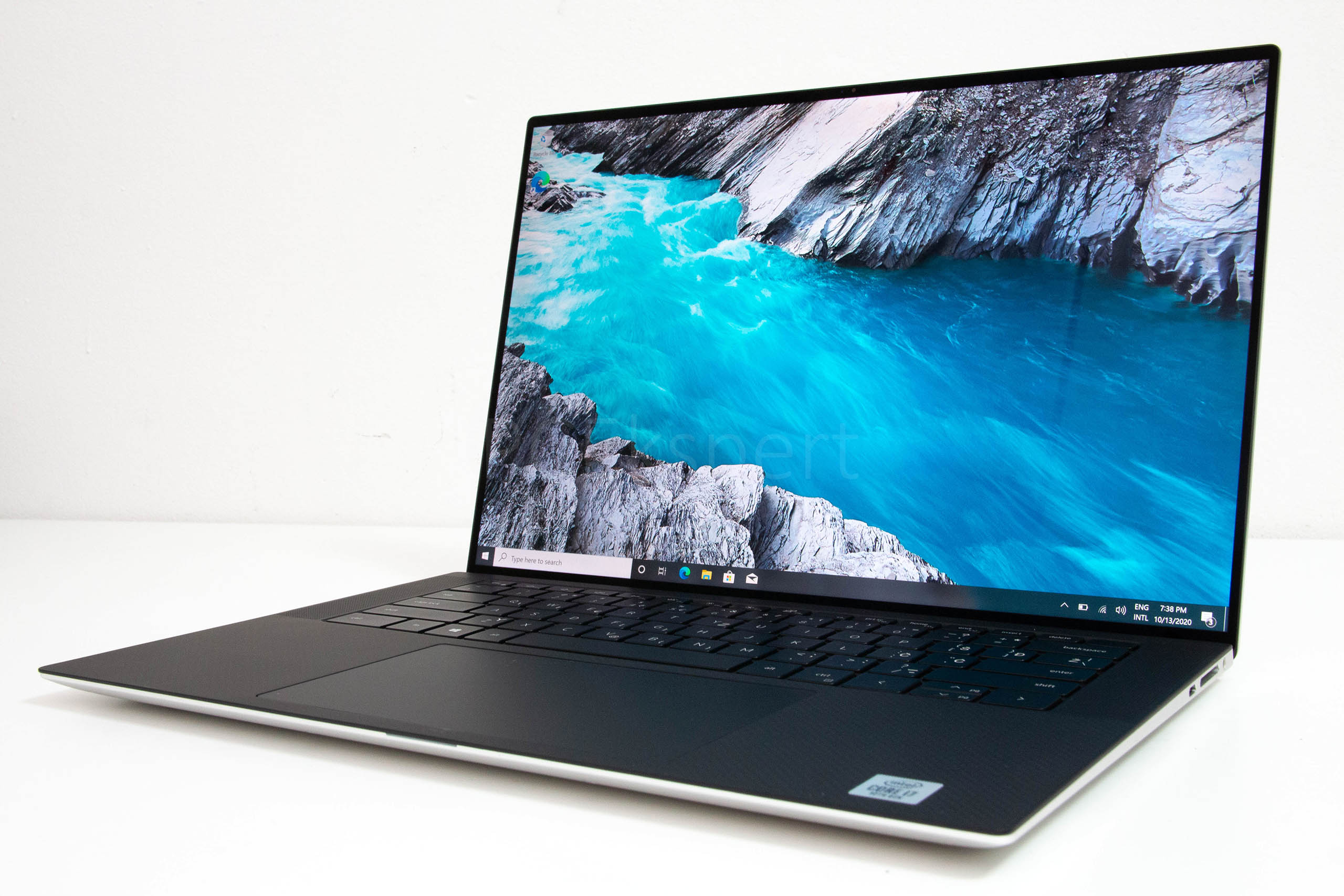 Dell XPS 15 9500 recenzija