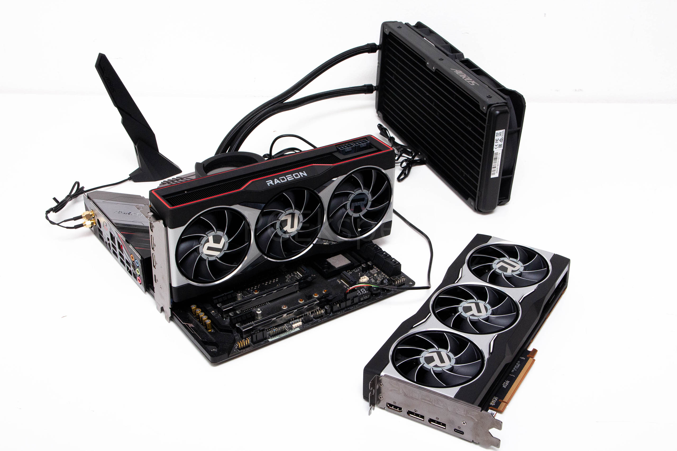 AMD Radeon RX 6800 XT & RX 6800 recenzija