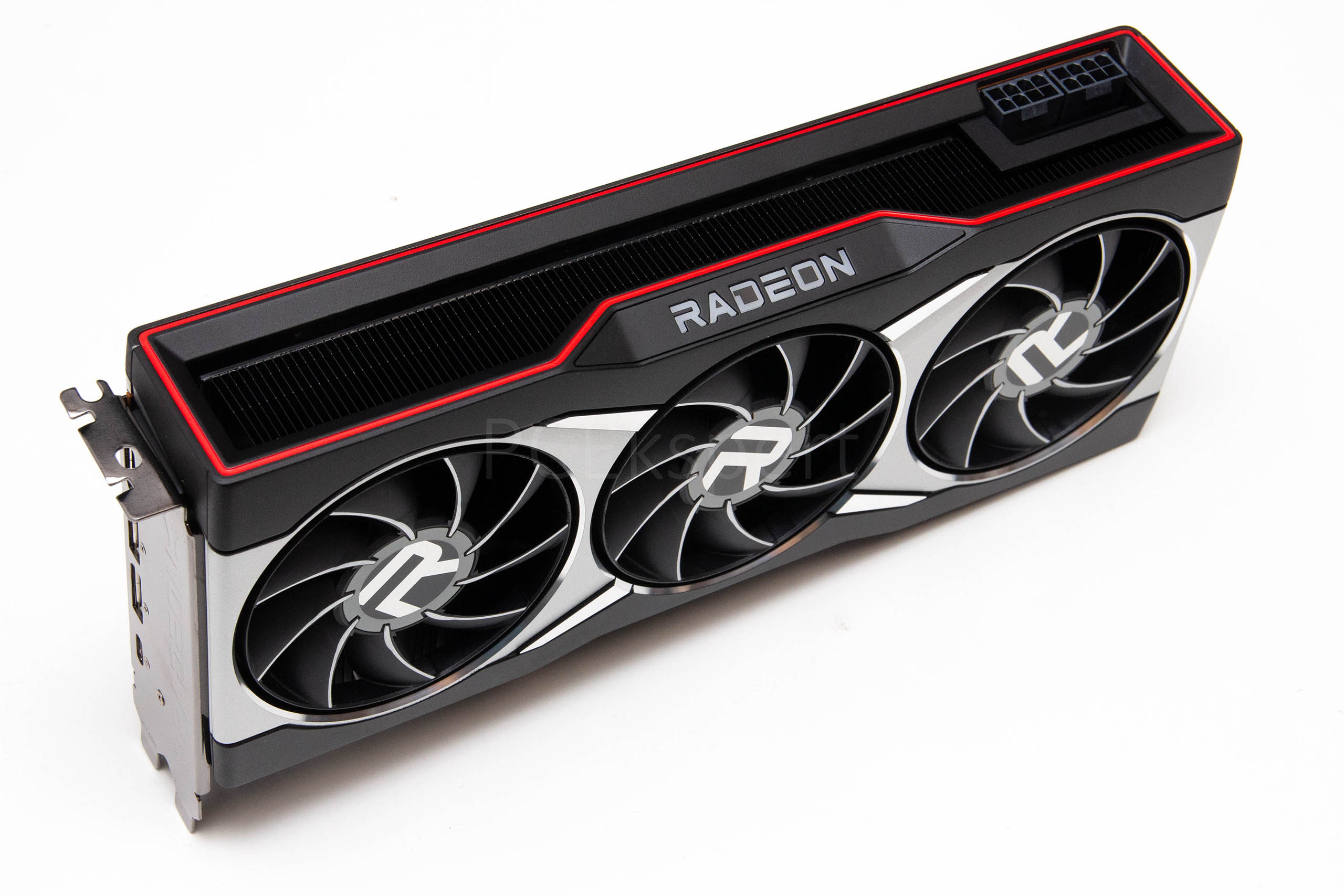 AMD Radeon RX 6900 XT recenzija