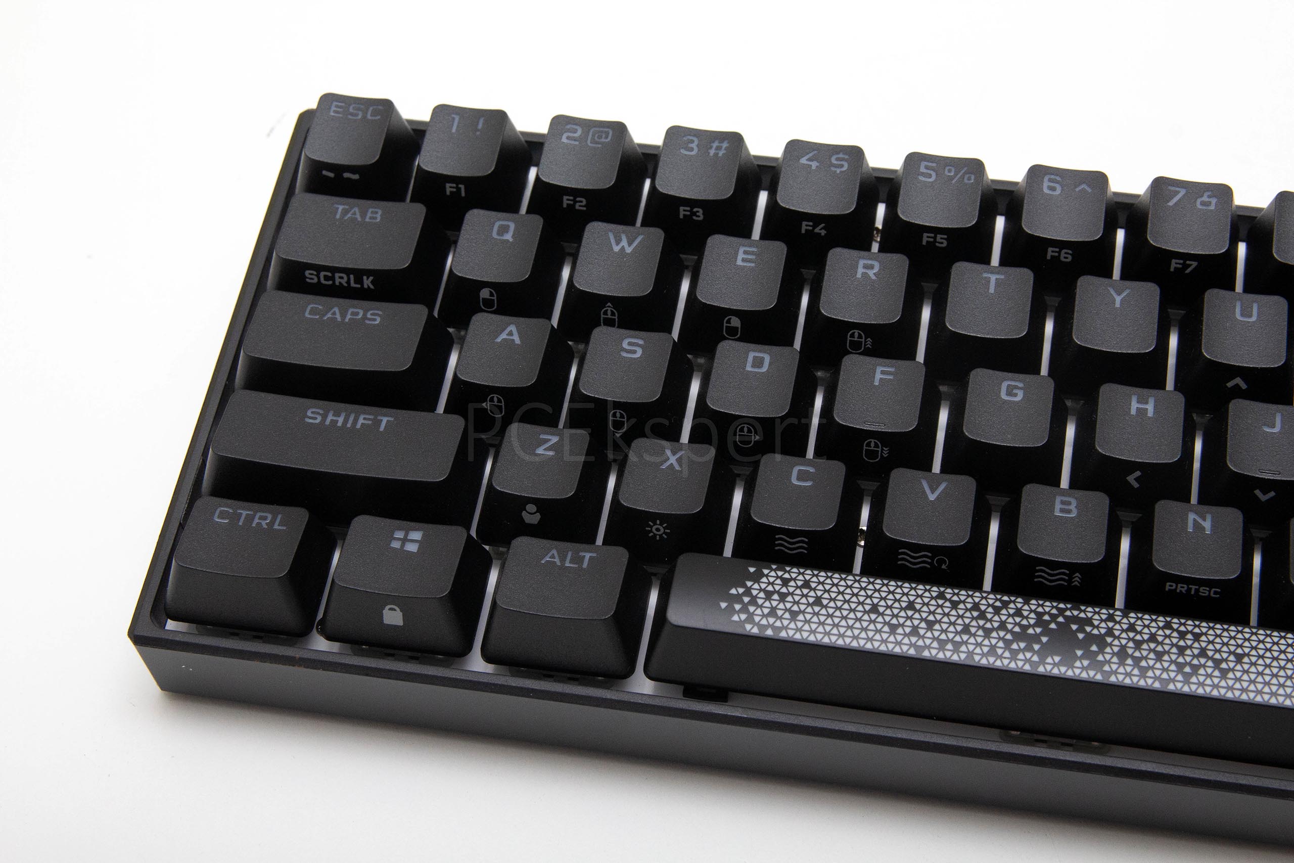 PC Ekspert - Hardware EZine - Corsair K65 RGB MINI recenzija