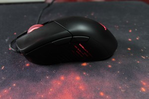 asus_rog_gladius_III_10b