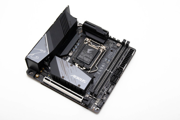 gigabyte_z590i_aorus_ultra_3