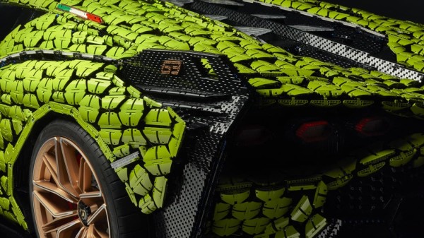 Life-size-LEGO-Technic-Lamborghini-Sian-FKP-37-4