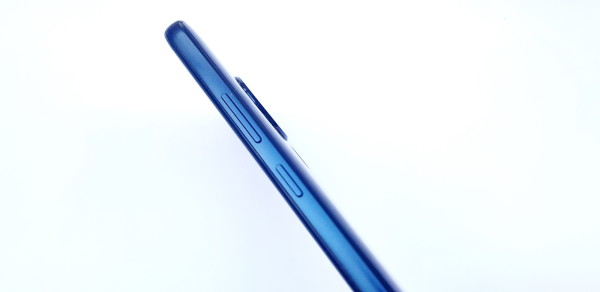 Nokia 5.4. recenzija - dizajn  (16)