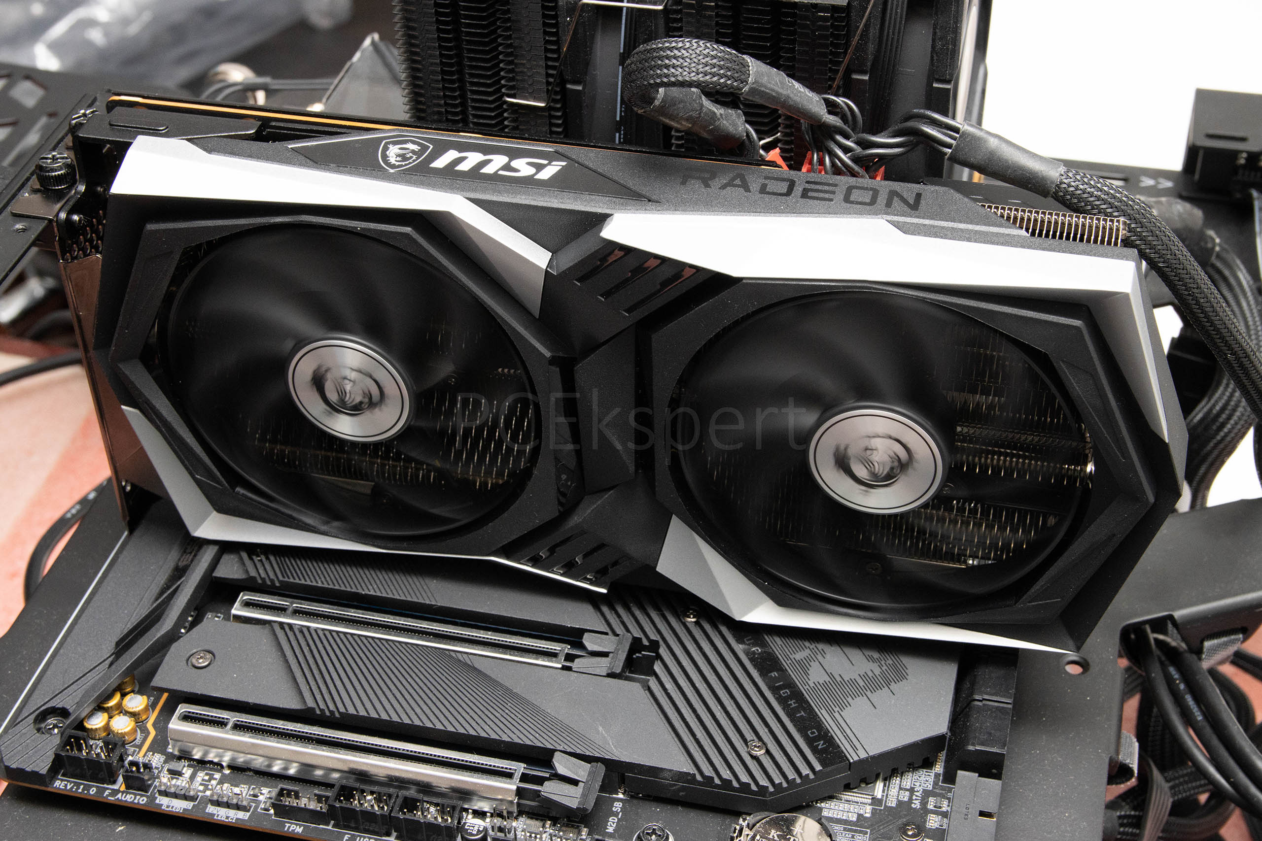 MSI Radeon RX 6600XT Gaming X recenzija