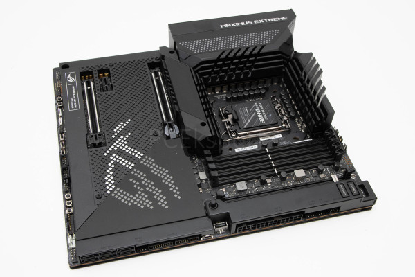 asus_maximus_z690_extreme_1