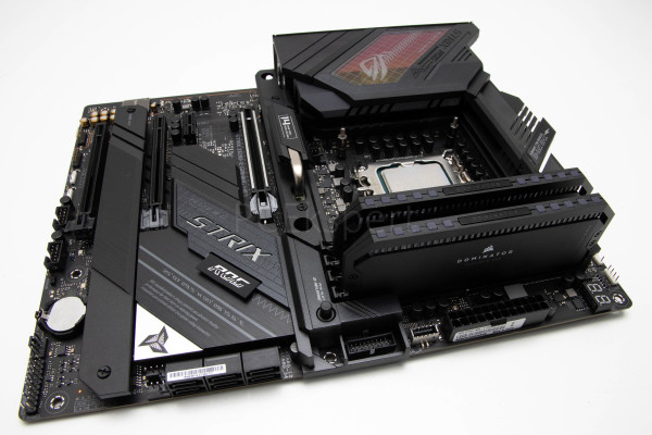 asus_rog_strix_z690-e_gaming_wifi_15