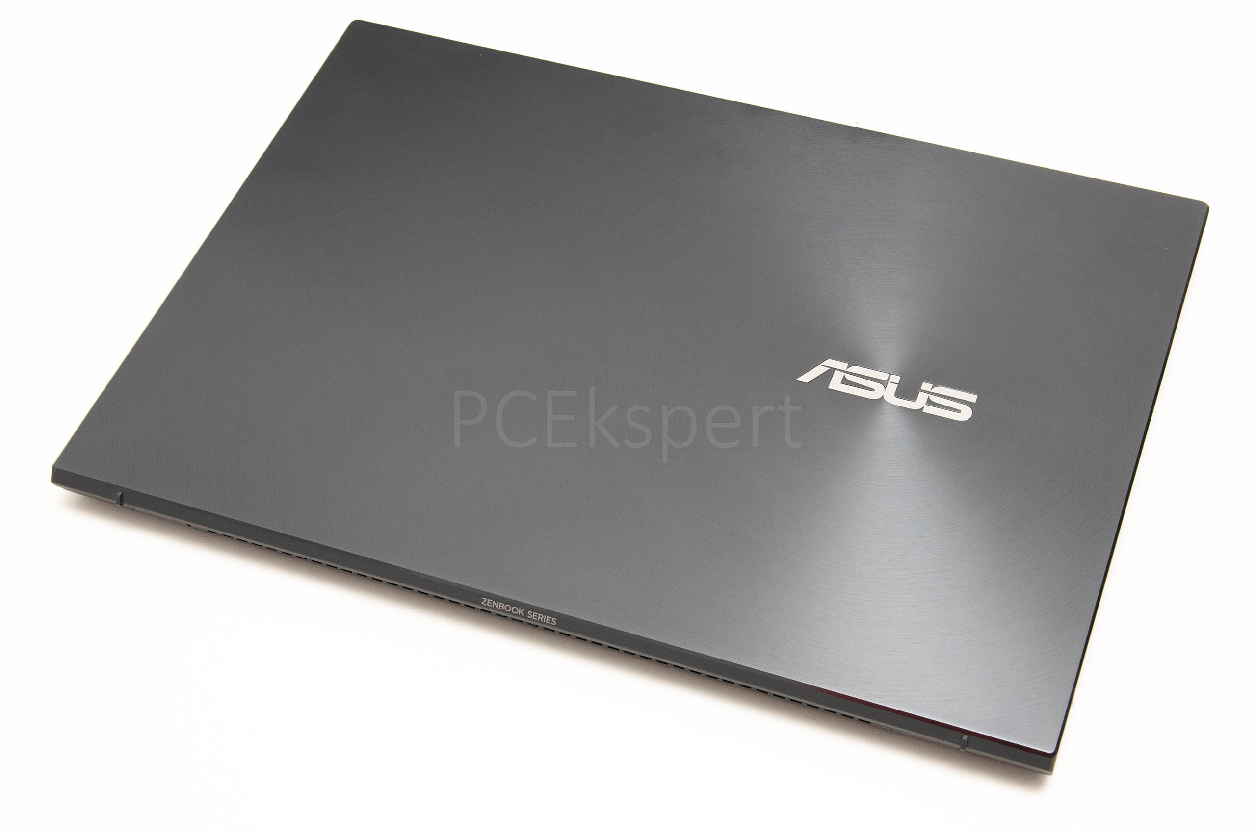 ASUS ZenBook 14X OLED recenzija