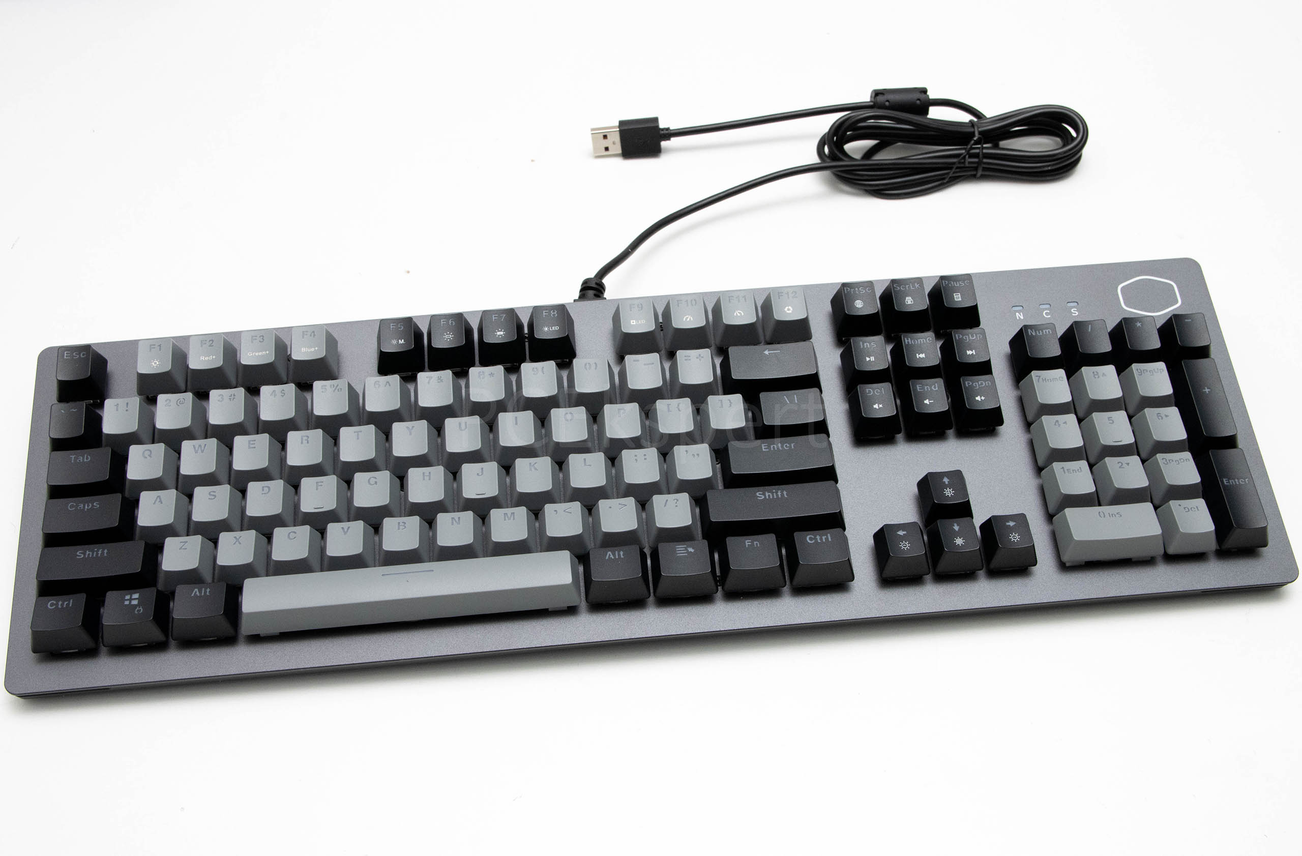 Cooler Master CK352 recenzija