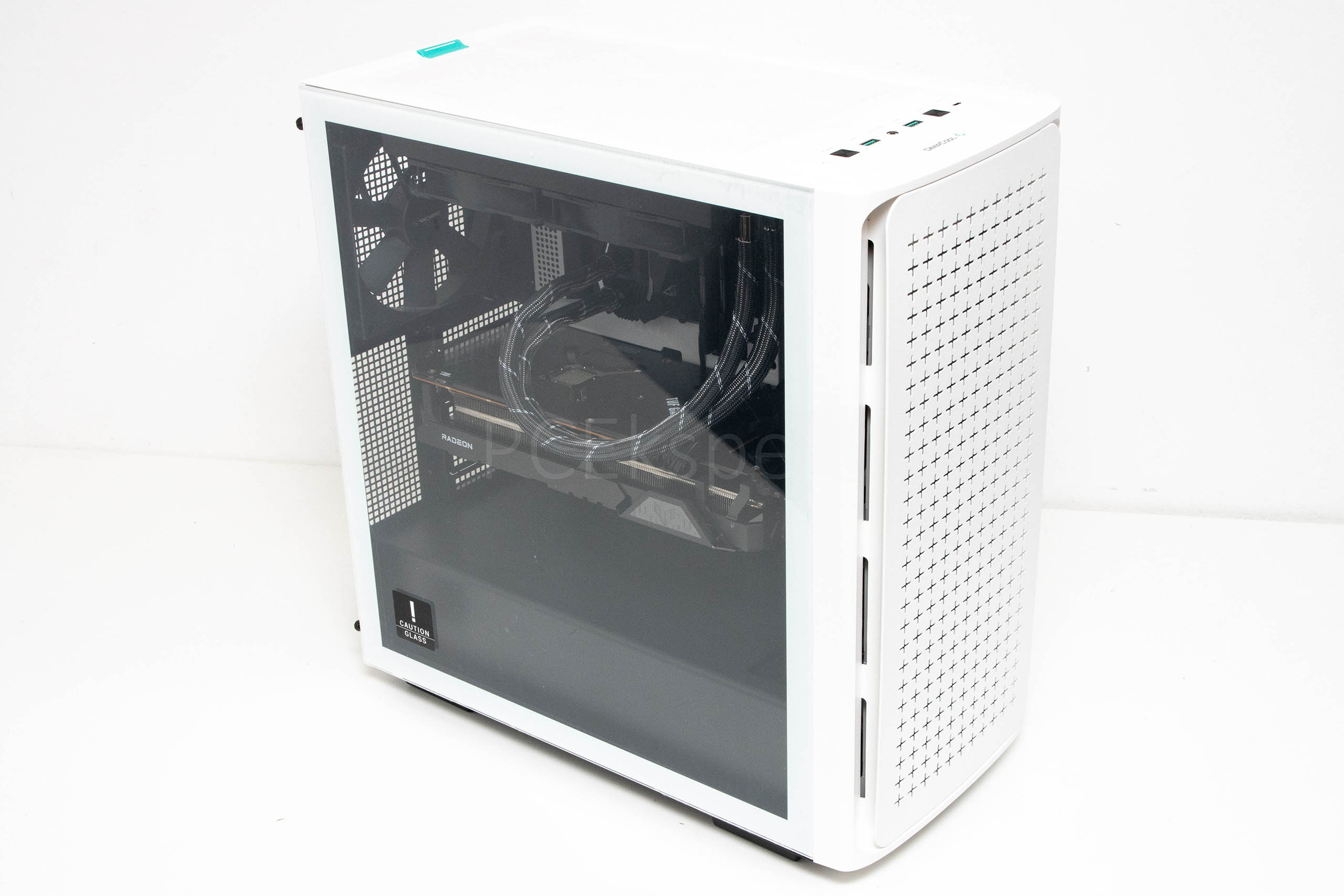 Recenzija – BaB Snow Samurai w. Ryzen 7 5800X3D