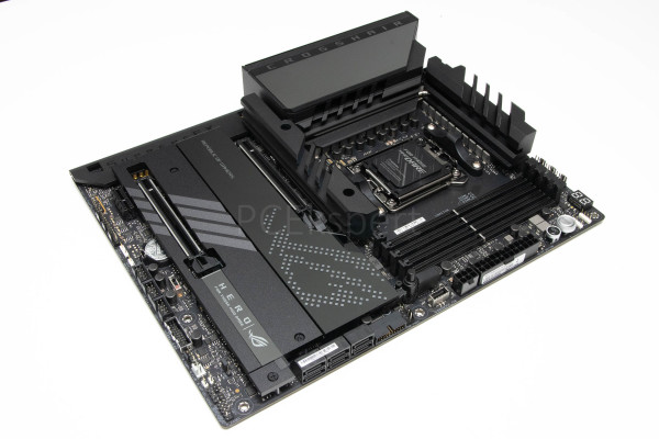 asus_rog_crosshair_x670e_hero_3