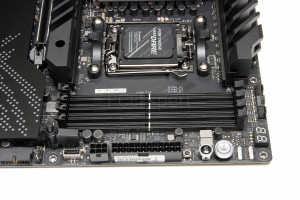 asus_rog_crosshair_x670e_hero_6