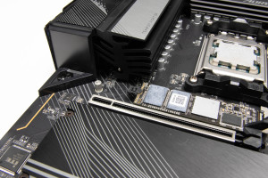 gigabyte_x670_aorus_elite_ax_13