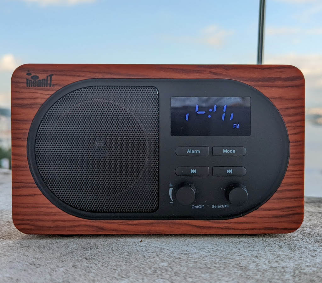 Brzi test – meanIT radio alarm, sat i Bluetooth zvučnik B4