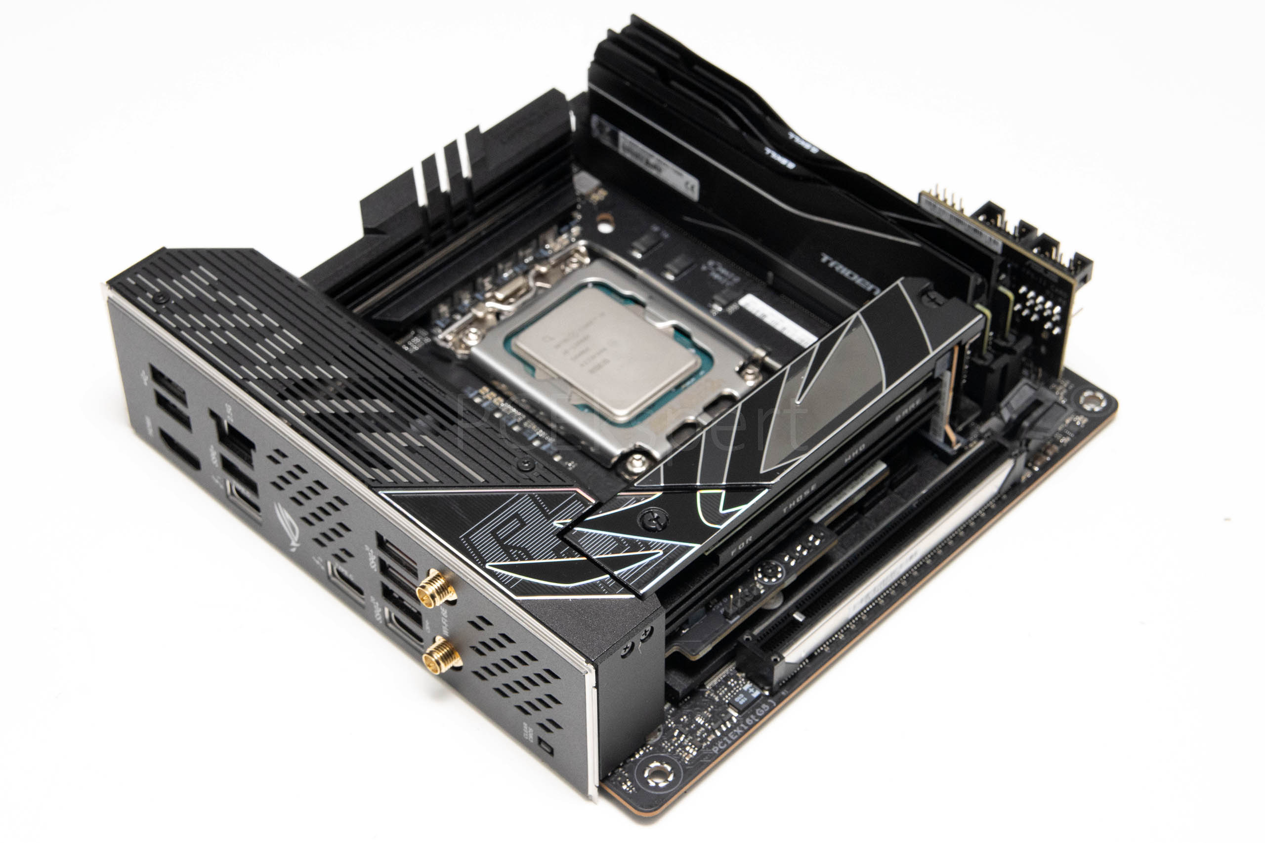 Asus ROG Strix Z790-I Gaming WiFi recenzija