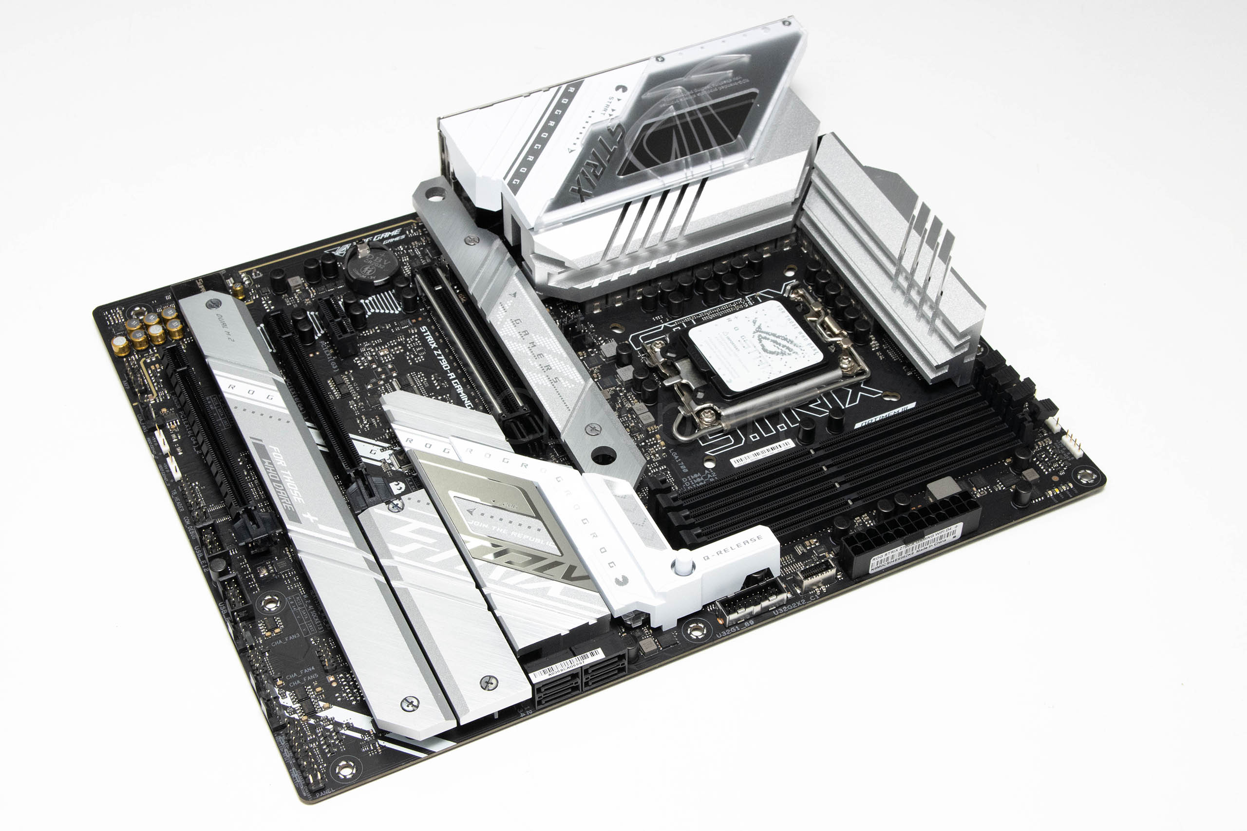 ASUS STRIX Z790-A Gaming WiFi D4 recenzija