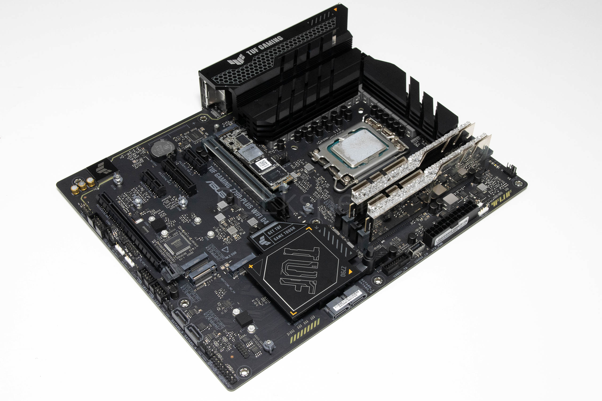 ASUS TUF Gaming Z790-PLUS WiFi D4 recenzija