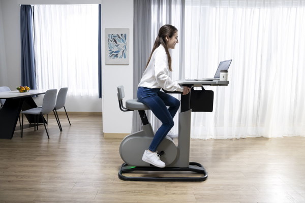 CES 2023: Acer eKinekt Bike Desk – održava formu dok se radi od kuće