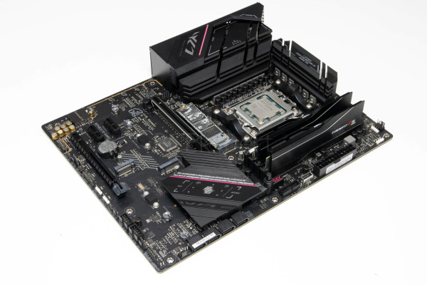 asus_rog_strix_b650e_f_gaming_wifi_16