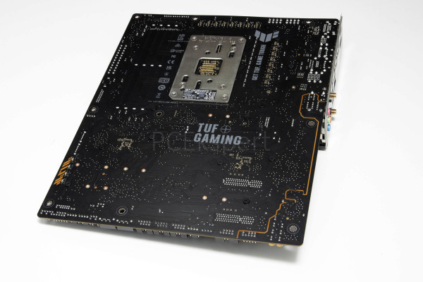 asus_tuf_gaming_x670e_plus_wifi_10