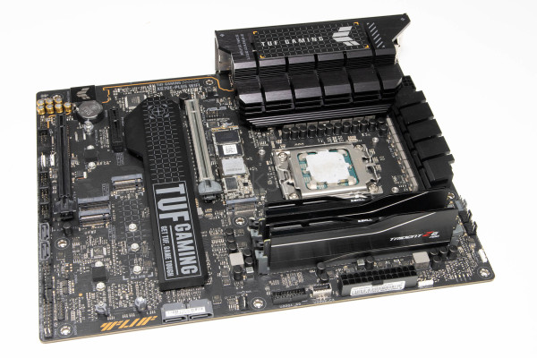 asus_tuf_gaming_x670e_plus_wifi_13