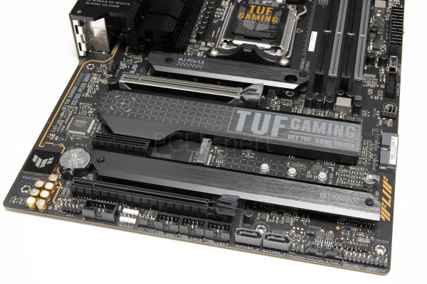 asus_tuf_gaming_x670e_plus_wifi_8