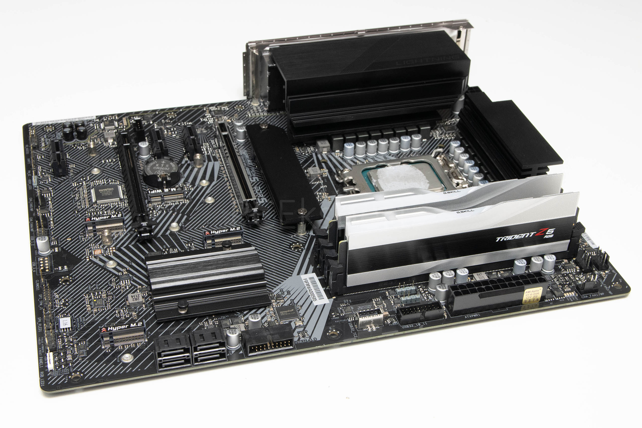 ASRock Z790 PG Lightning recenzija