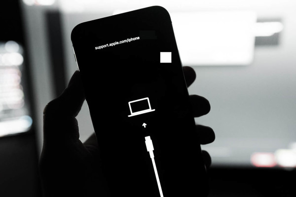 iPhone 15 dobiva USB-C priključak, ali s ograničenjima. Je li to moguće_1
