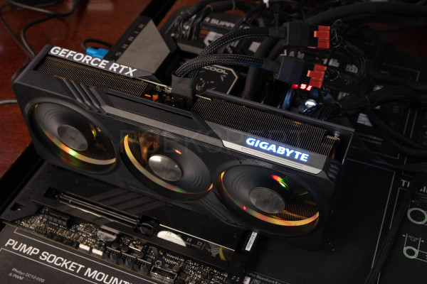 gigabyte_rtx4070_gaming_oc_10