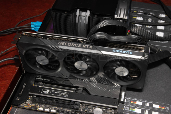 gigabyte_rtx_4060_gaming_oc_8g_10