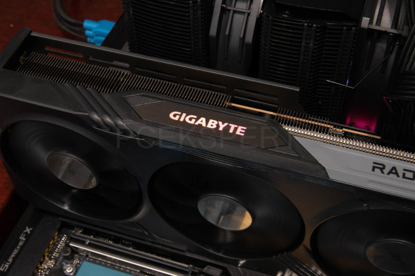 gigabyte_radeon_rx7700xt_gaming_oc_9