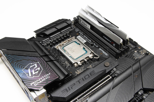 asrock_phantom_gaming_z790_riptide_wifi_12