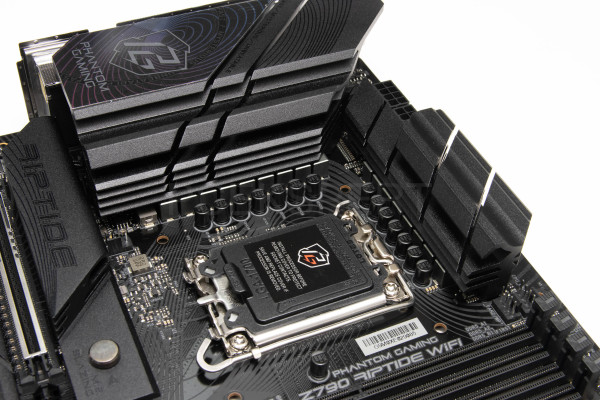 asrock_phantom_gaming_z790_riptide_wifi_5