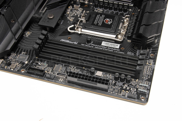 asrock_phantom_gaming_z790_riptide_wifi_6