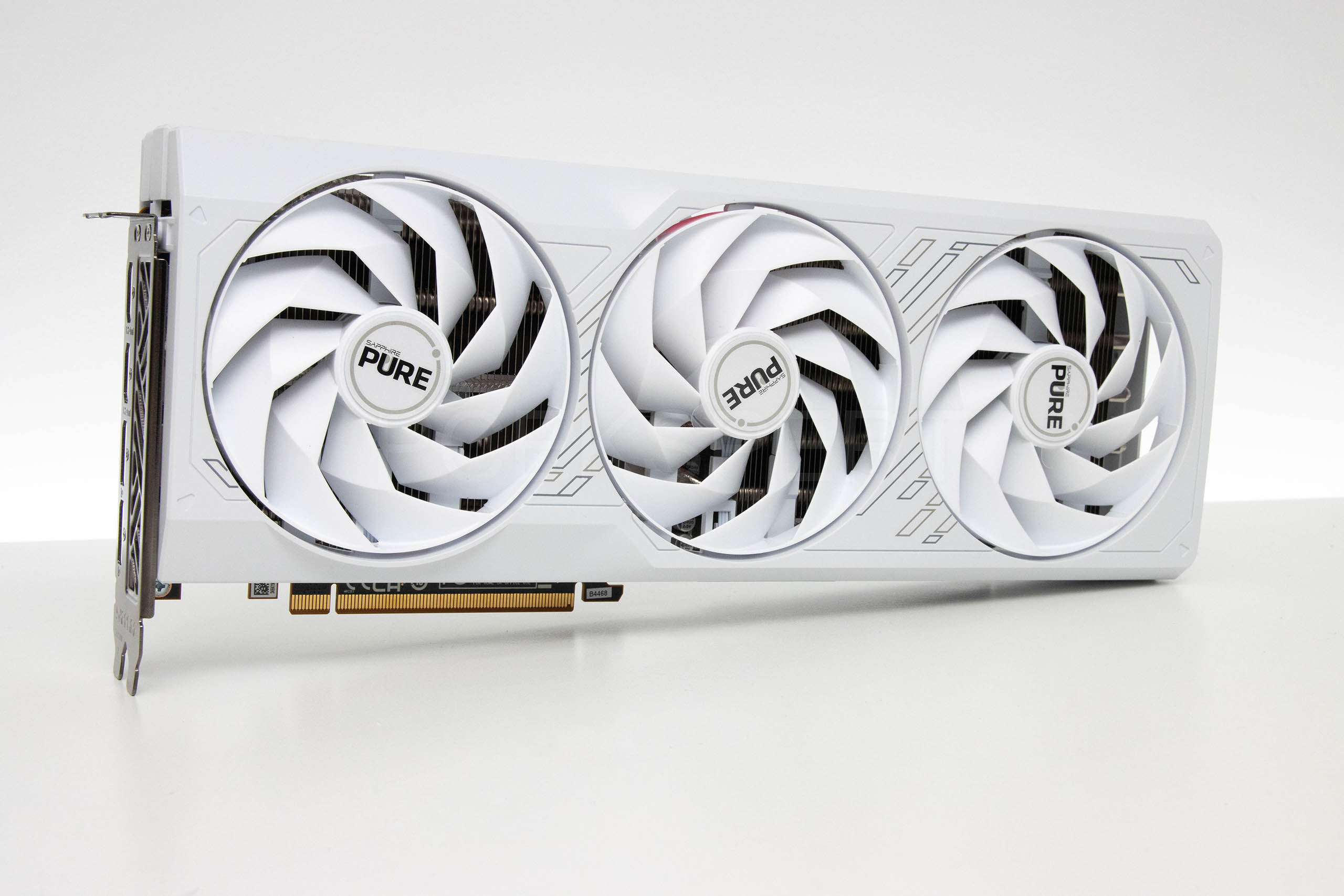 Sapphire Pure Radeon RX 7900 GRE Gaming OC recenzija