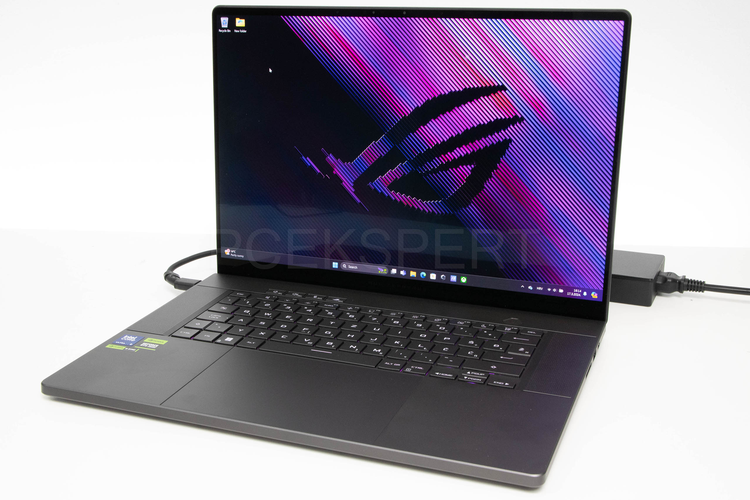 ASUS ROG Zephyrus G16 recenzija