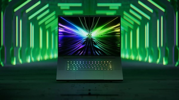 Razer Blade 18 gaming (1)